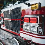 Dinas Damkar Bintan Bantu Tabrakan Kendaraan di Kebun Warga